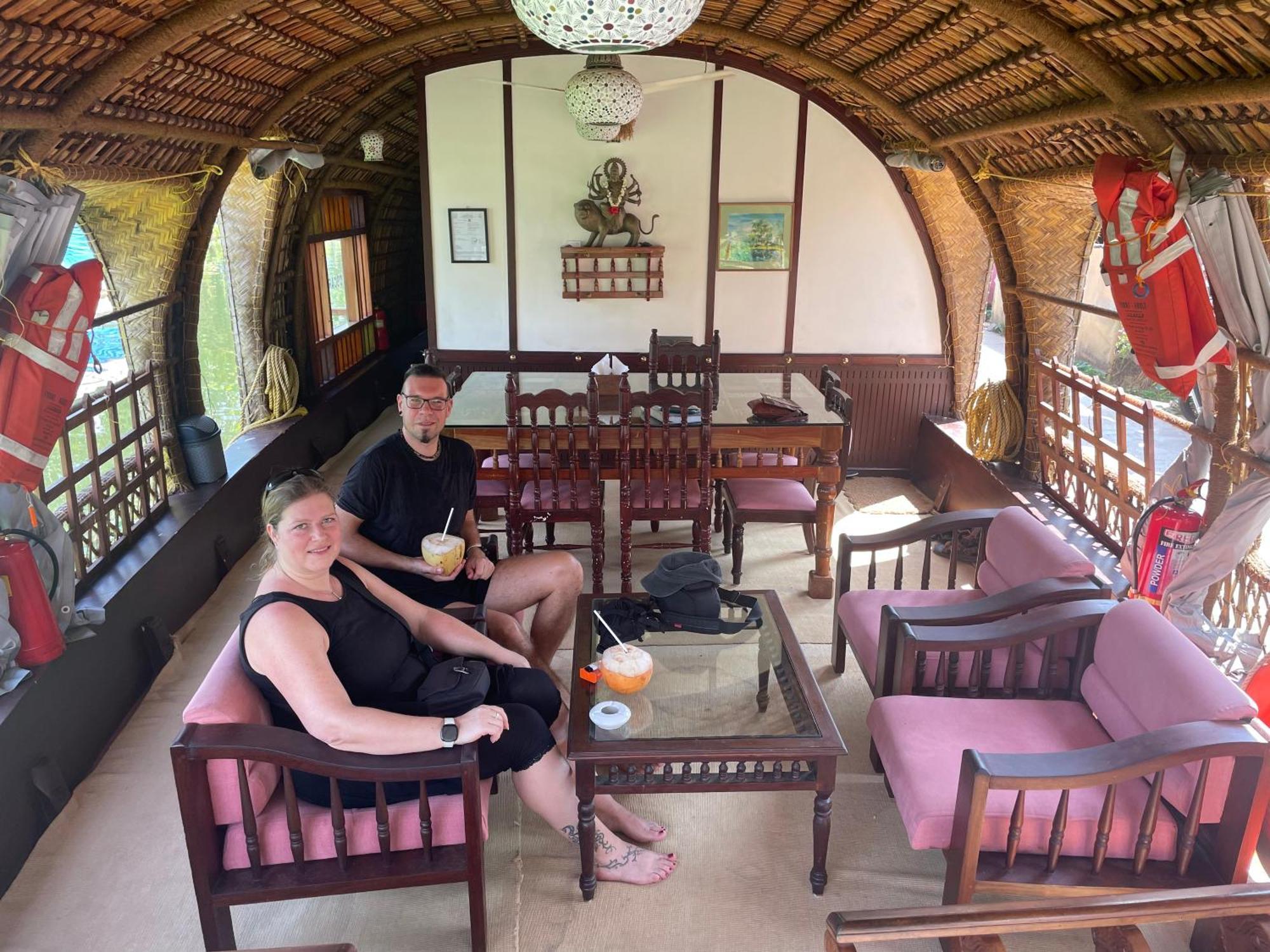 Thara'S Houseboat Hotel Alappuzha Exterior photo